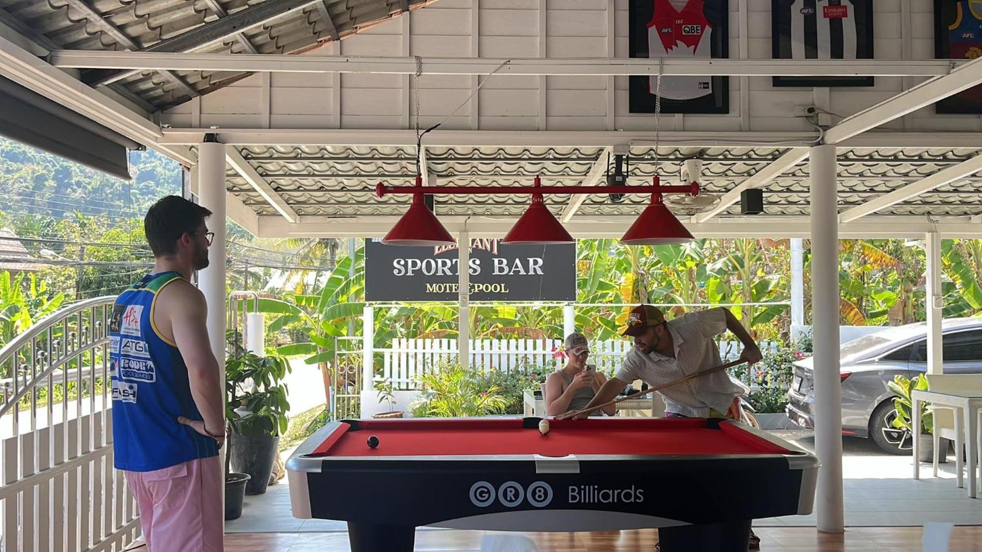 Elephant Sports Bar And Accommodation Phuket Exterior foto