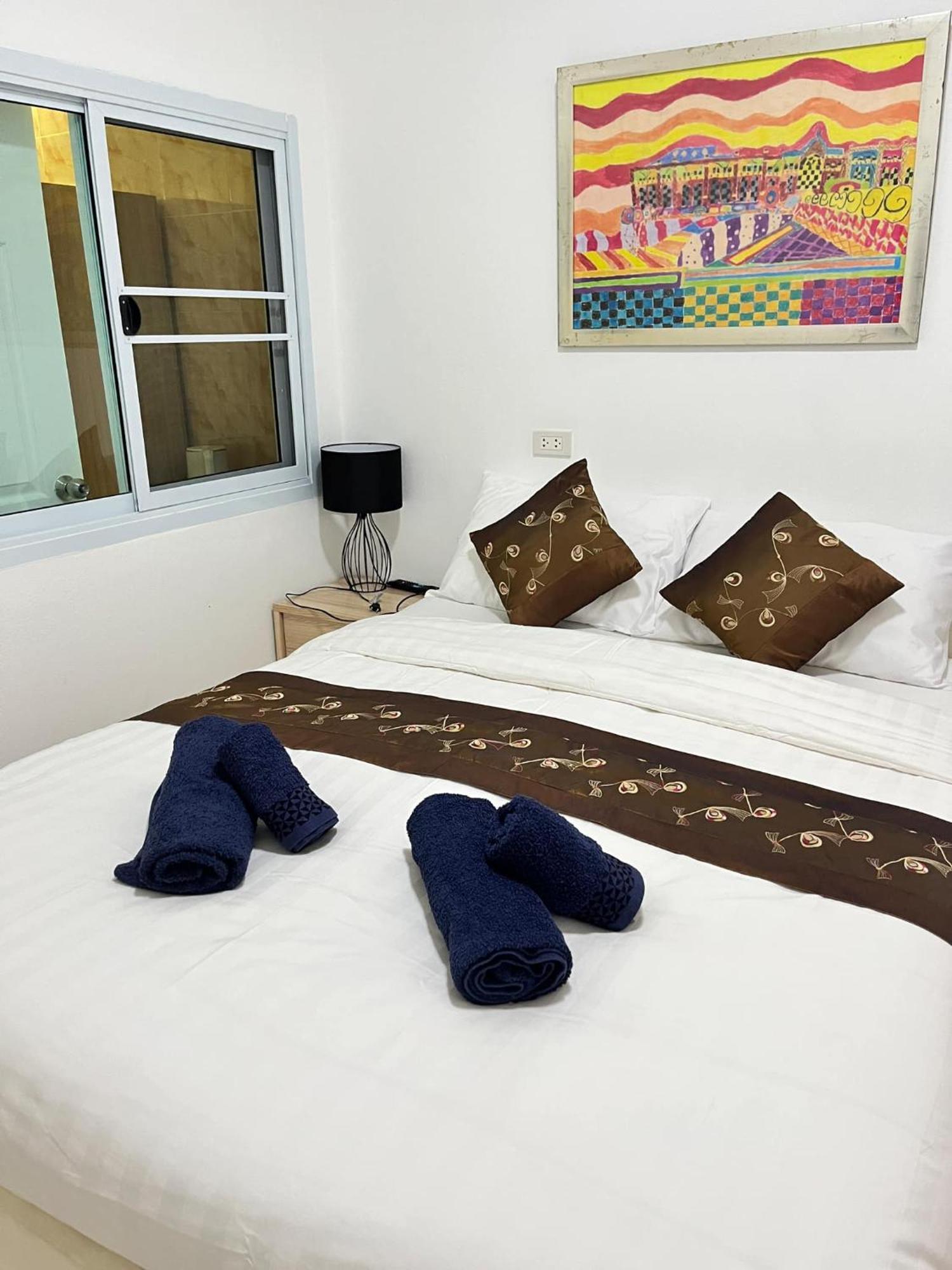 Elephant Sports Bar And Accommodation Phuket Exterior foto